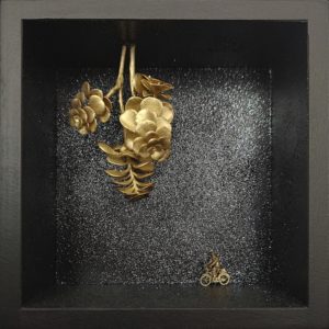 "et si tout était possible" / succulentes en laiton, personnage en laiton / 15 cm x 15 cm x 3 cm