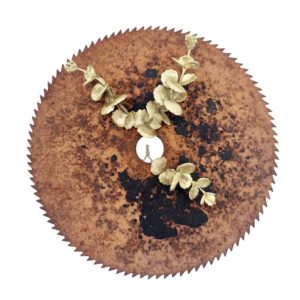 "semeur de rêves" / personnage et succulentes en laiton, lame de scie rouillée / Ø 18 cm