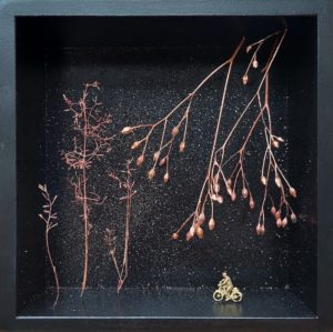 "s’éveiller à la magie" / végétaux en cuivre, personnage en laiton / 20 cm x 20 cm x 6 cm